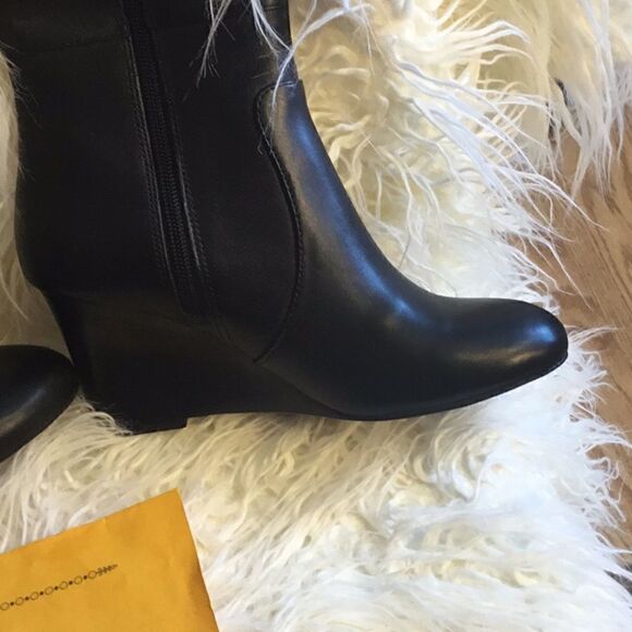 Leather boots in black size 6 M inside zipper - Picture 3 of 16